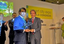 Diego Calvo, presidente da Deputación da Coruña, recibe en Barcelona o Premio Ciudad Sostenible