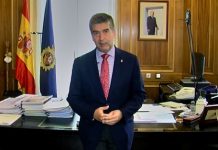Ignacio Cosidó, director general de la Polcía, durante una grabación en su despacho. interior.gob.es