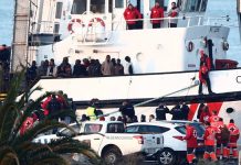 Desembarco en Algeciras de los migrantes recogidos por el Open Arms en el Mediterráneo. 28 12 2018
