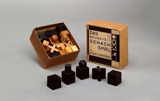 bauhaus-piezas-ajedrez-caja Ajedrez: Centenario de la escuela Bauhaus
