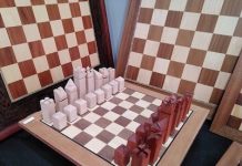 JC: tableros ajedrez en un mercadillo navideño en Madrid