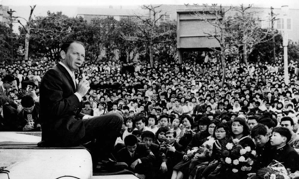 sinatra-hibiya-park-tokyo-1962 A la música del siglo XX (antes de Elvis Presley)