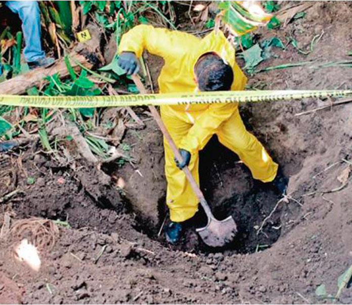 mexico-fosa-clandestina México sigue desenterrando personas desaparecidas