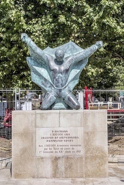 monumento-armenio-aix-en-provence Francia oficializa anualmente el Genocidio Armenio