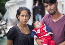 © UNHCR/Roger Arnold Una familia apátrida en Skopje, Macedonia