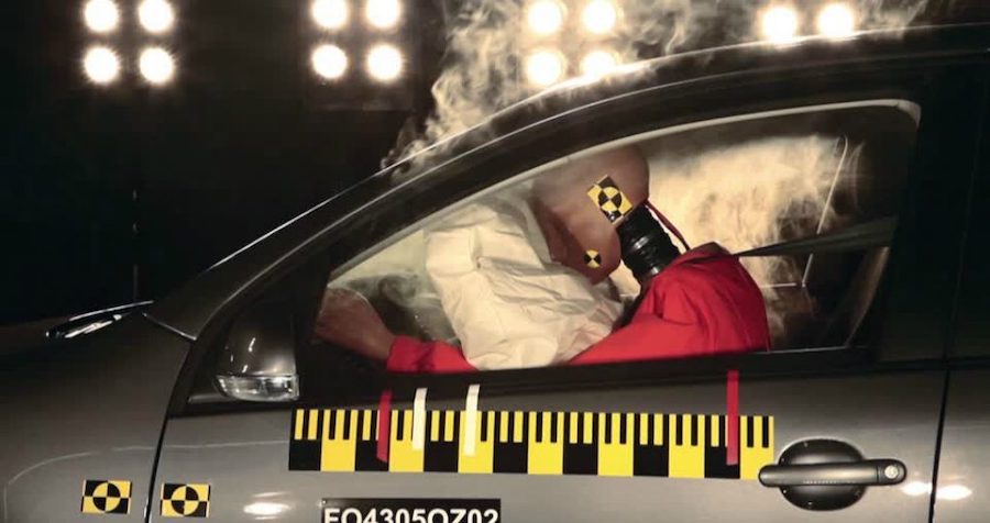 airbag-dummy-crash-test En español: prueba de impacto, mejor que crash test