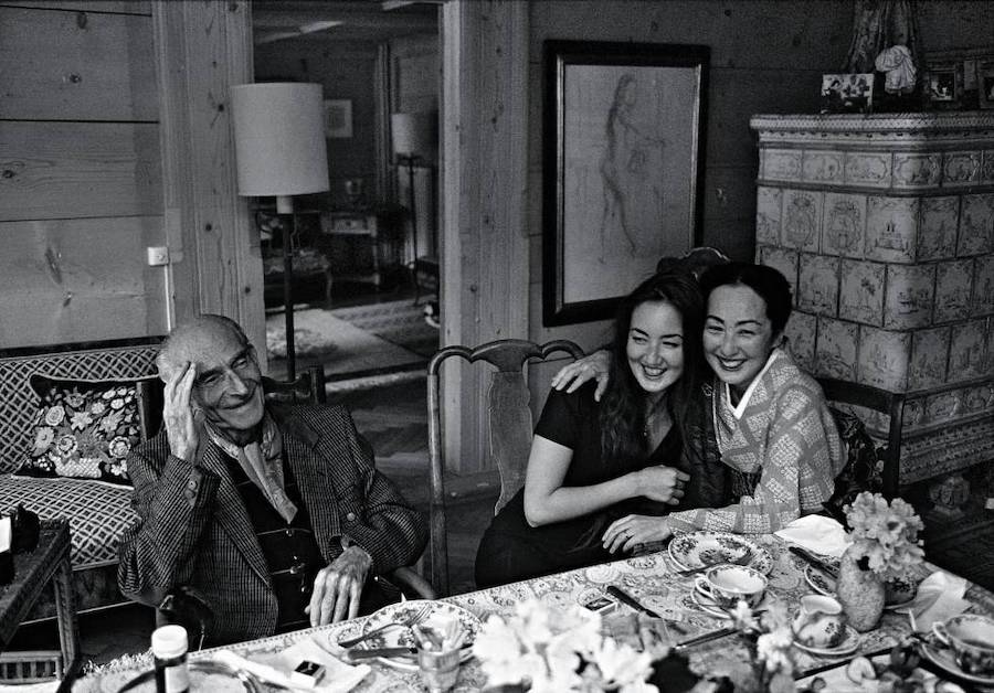 Balthus con su hija Harumi y su esposa Setsuko