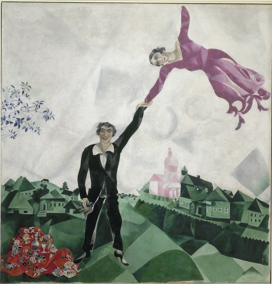 chagall-el-paseo-1917.-museo-san-petersburgo De Chagall a Malévich: el tránsito del arte ruso entre el zarismo y la revolución