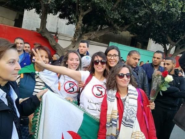 femmes-600x450 Argelia: escenarios de salida o prolongada contestación callejera