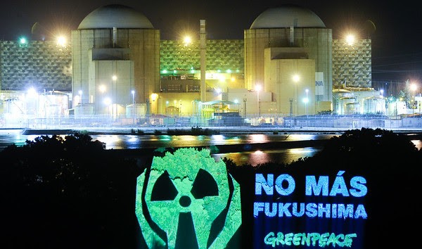 fukushima-aniversarios-greenpeace Greenpeace recuerda el riesgo de las nucleares en el 8º aniversario de Fukushima