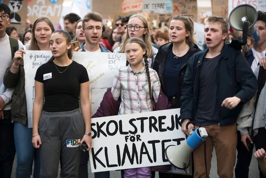 greta-thunberg-en-paris La globalización facilita la visibilidad del nuevo cambio generacional