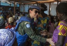 MINUSCA / Hervé Serefio La casco azul brasileña Marcia Andrade Braga está desplegada en la misión de la ONU en República Centroafricana (MINUSCA)