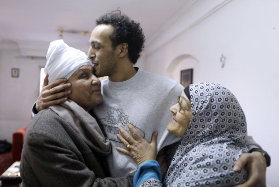 shawkan-libre-con-sus-padres El fotoperiodista egipcio Shawkan por fin está en libertad