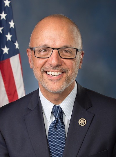 ted-deutch EE. UU: violencia sexual contra menores inmigrantes separados de sus familias