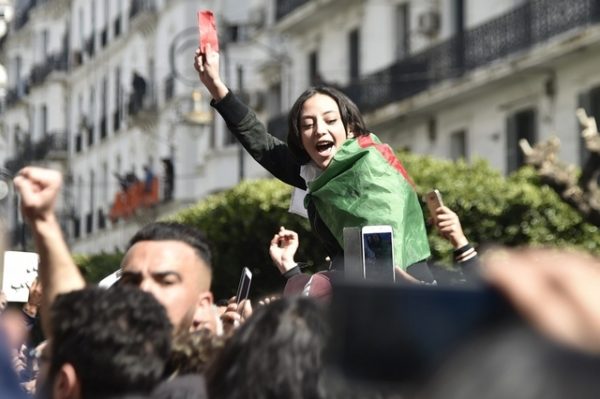 topelement-600x399 Argelia: pese a las protestas, se confirmó la candidatura de Bouteflika