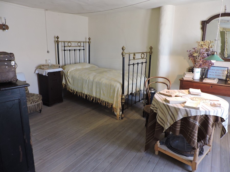 casa-museo-machado-segovia-dormitorio Antonio Machado en Segovia: la pensión de doña  Luisa Torrego