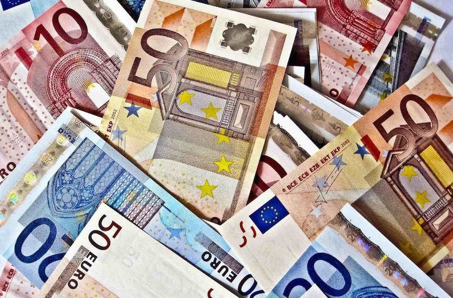 euros-billetes Los créditos empresariales online llegaron para fortalecer la economía