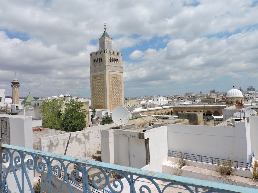 abianco-tunez-mezquita-ez-zitouna Túnez, un paraíso turístico y cultural