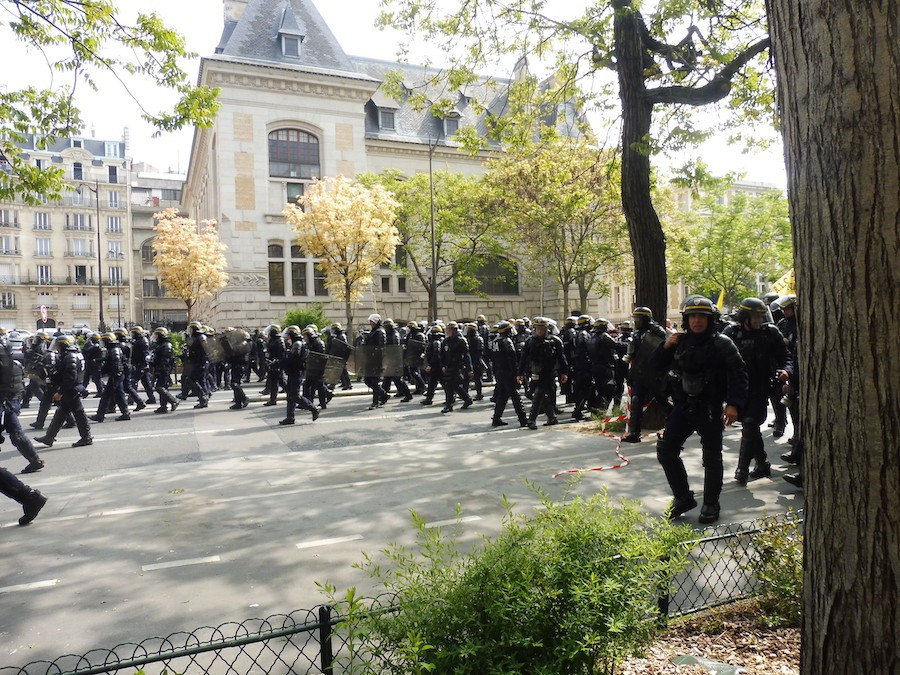 paris-1may2019-policias Francia: de la violencia policial al proceso de Orange