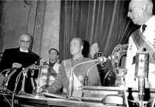 Juan Carlos jura como sucesor ante Franco en 1969