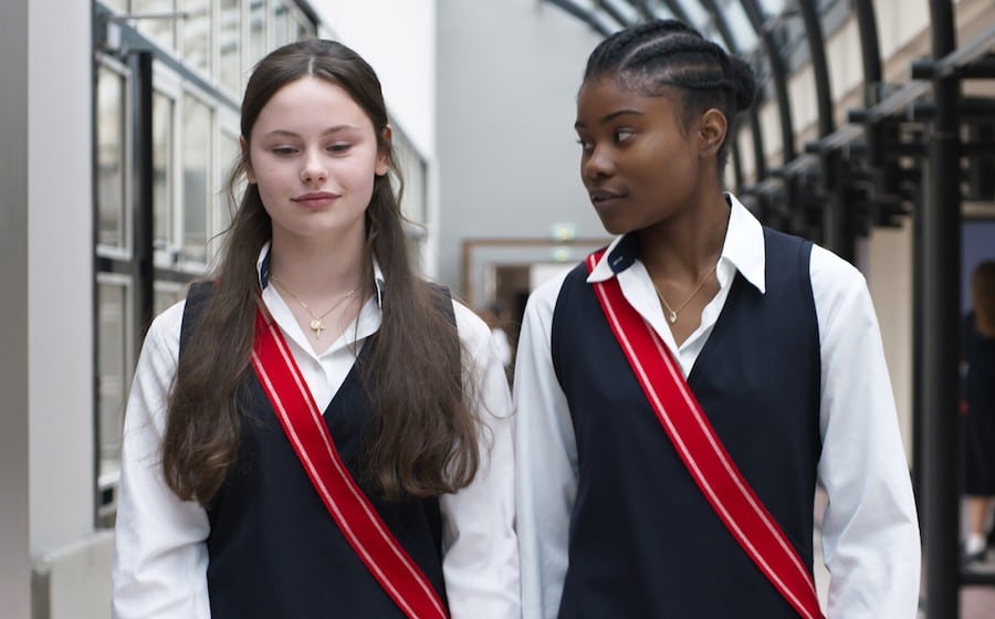 louise-labeque-y-wislanda-louimat Estreno en Francia: “Zombi child”, de Bertrand Bonello, la magia del cinematógrafo