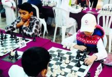 Niños jugando en el Campeonato Árabe en Ammán