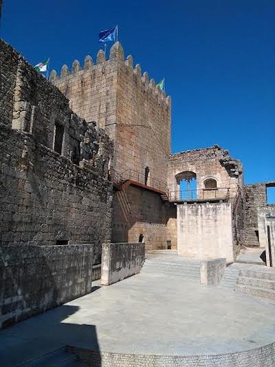 belmonte-portugal-patio-del-castillo Belmonte, la herencia judía en Portugal