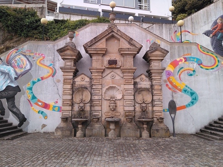 covilha-fonte-tres-bicas Covilhã, puerta y leones de Serra Estrela