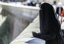 mujer con niqab