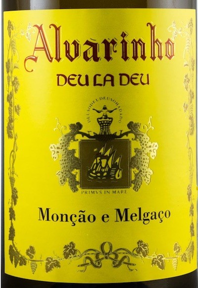 Etiqueta-Deu-la-Deu-Alvarinho-de-Monçao-Melgaço La raia, Monçao y Miranda do Douro, resistencia y vinos