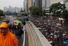 Hong Kong: manifestantes se dirigen hacia Victoria Park el 19 de agosto de 2019