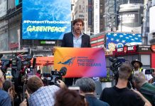 Javier Bardem en el acto organizado en la plaza de Times Square, Nueva York, por Greenpeace