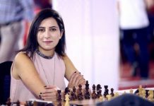 La ajedrecista armenia, Maria Gevorgyan, ante el tablero