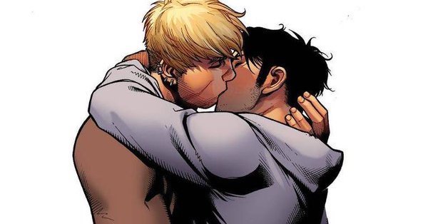 Marvel-abrazo-de-Wiccan-y-Hulkling Alcalde de Río embarga un cómic porque aparecen dos hombres abrazados