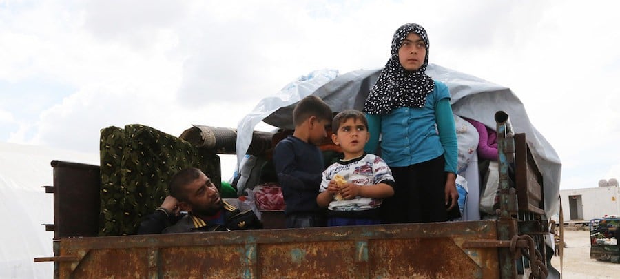 NICEF-Ahmad-Al-Ahmad-Familia-siria-huye-en-Kafr-Lusein Siria: El Consejo de Seguridad alertado sobre crisis humanitaria en Idlib