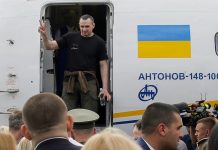 Oleg Sentsov a su llegada liberado a Ucrania, en septiembre de 2019