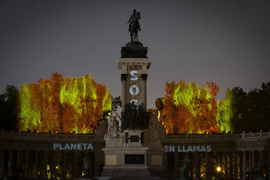 Retiro-Madrid-en-llamas Greenpeace lanza una campaña SOS por la crisis forestal que padece el Planeta