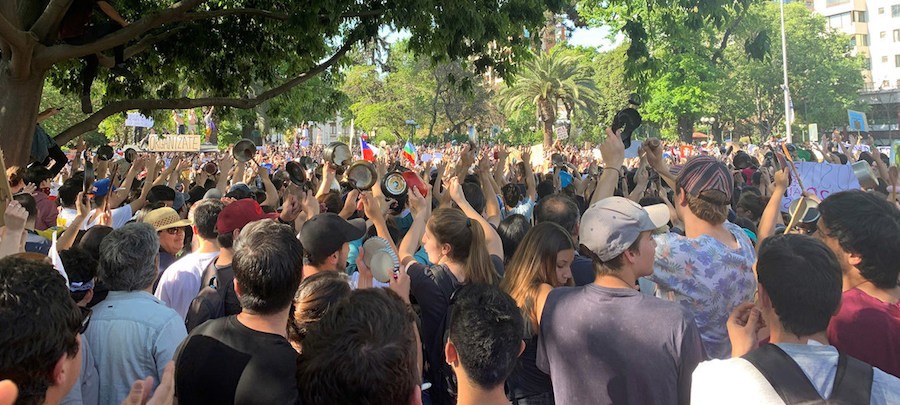 ONU-Diana-Leal-Manifestantes-Santiago-de-Chile Naciones Unidas investigará la violencia policial en Chile