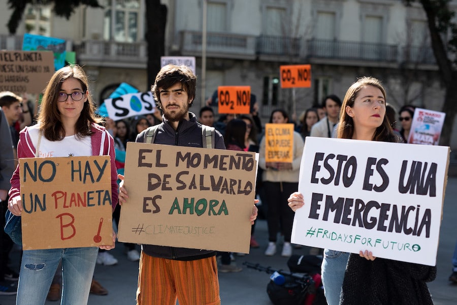 Greenpeace-El-momento-de-salvarlo-es-ahora El Parlamento Europeo declara la emergencia climática
