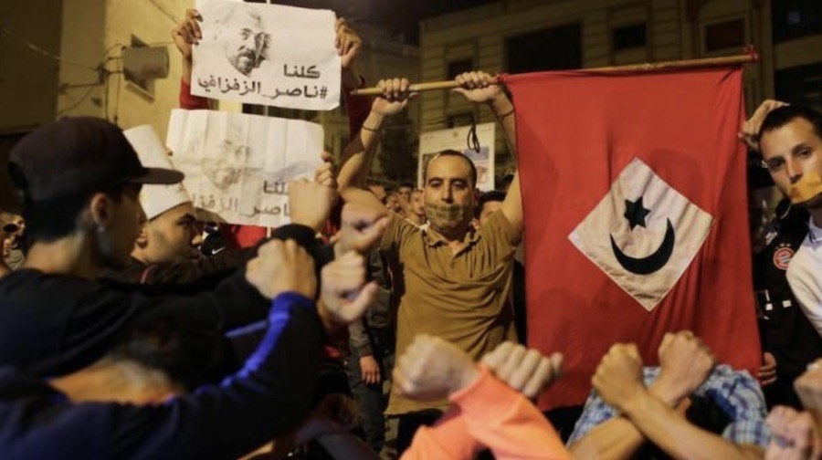 Protestas-en-las-calles-de-Alhucemas Protestas contra el régimen marroquí en el estadio de Alhucemas