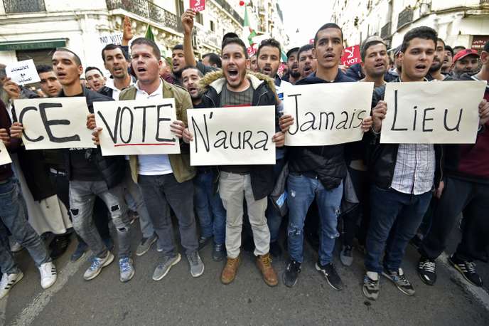 Foto-de-Ryad-Kramdi-de-la-AFP. Argelia, 12 de diciembre: elección presidencial bajo máxima tensión