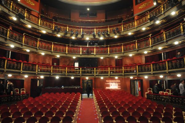 teatro-español-600x398 Discapacidad: la acreditación de un grado del 33 % o más supondrá un 30 % de descuento en Cultura