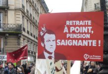 Julio Feo: pancarta de denuncia del sistema de pensiones por puntos