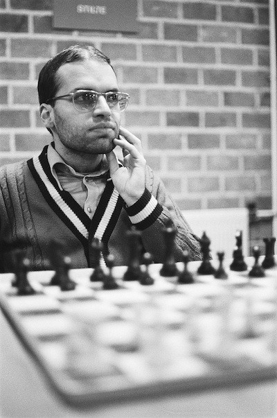 Mequinho-ajedrecista-joven Mequinho, la fe del histórico jugador brasileño de ajedrez