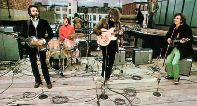 beatles-terraza Vamos a la vida como a un guateque donde seguro que suenan los Beatles