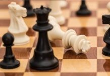 Fichas y tablero de ajedrez
