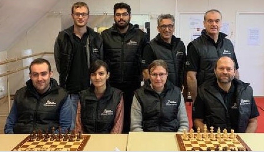 Ajedrez-equipo-de-USAM-Brest Destacada jugadora exiliada iraní consigue el ascenso del club ajedrez francés de Brest