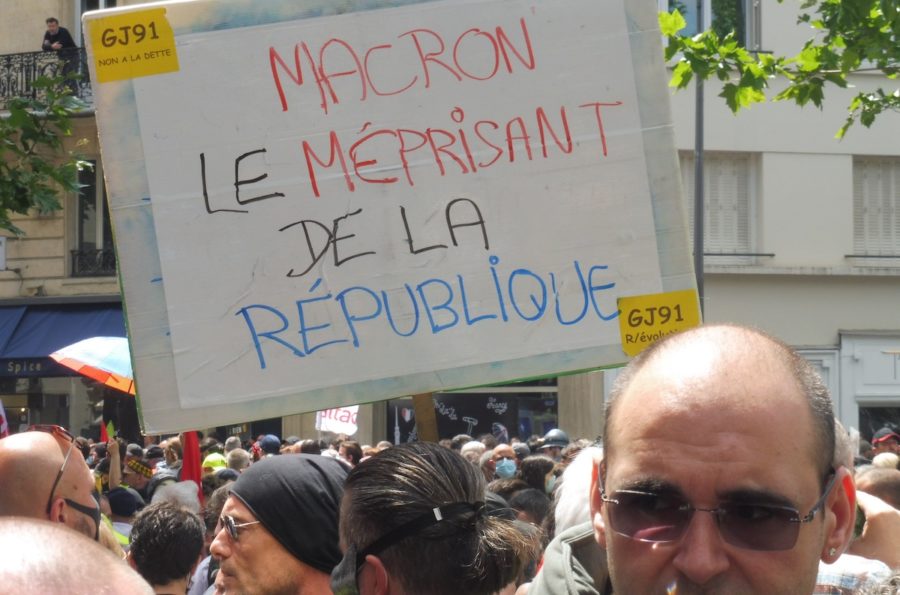 Paris-16JUN2020-Macron-méprisant-900x595 Macron apuesta por «yo, o el caos»