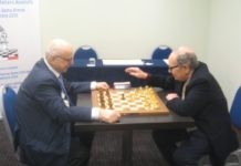 Morricone, derecha, juega contra presidente de la FSI en 2016