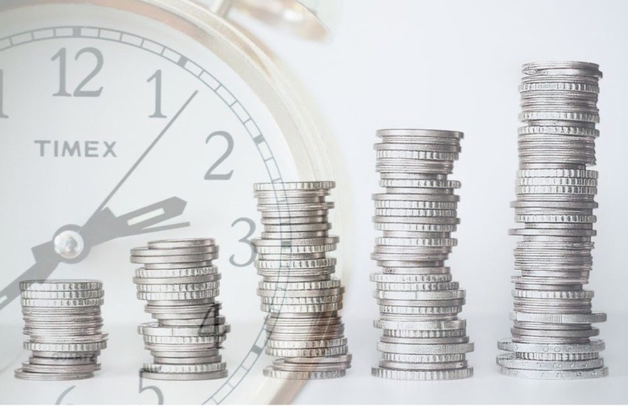 prestamos-online-monedas-reloj-e1612085244281 Cuál es el mejor préstamo online para impulsar tus finanzas personales